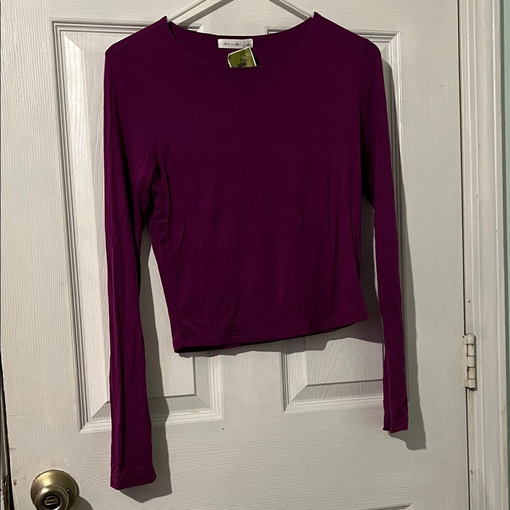 Active USA size large long sleeve shirt. NWT.